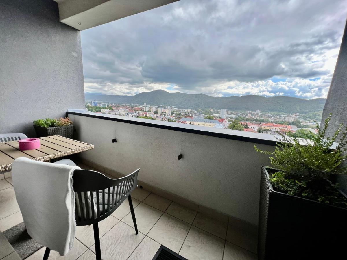 Апартаменти Bl Luxury Apartment, 24hr Self Check-in, Free Private Garage Parking, Panoramic Views From Balcony, 5 Minute Walk To Center Банська Бистриця